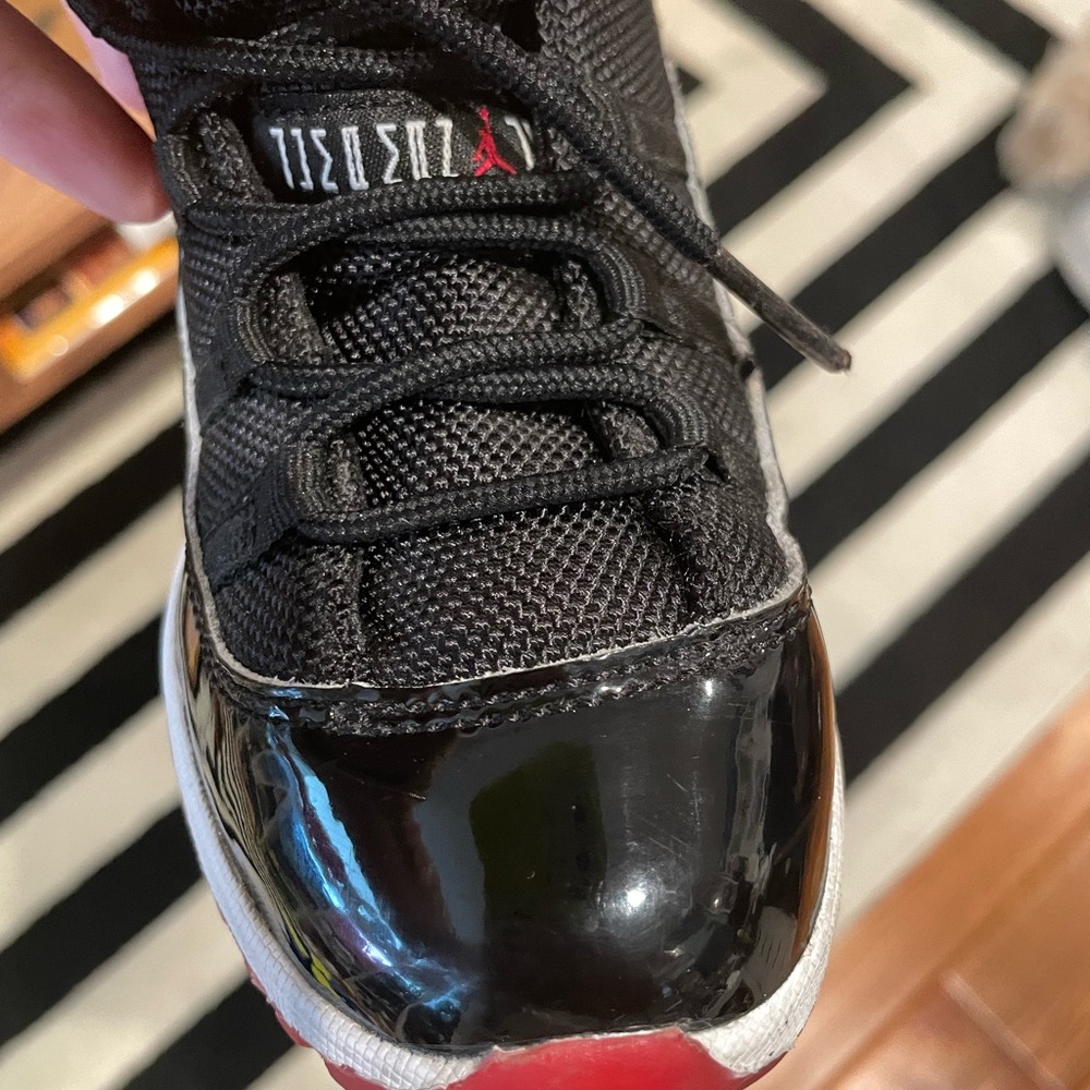 Toddler Nike Air Jordan 11 Retro "Bred" – Size 10C - Picture 9 of 12